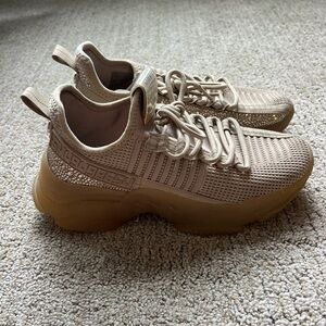 Steve Madden maxima sneakers